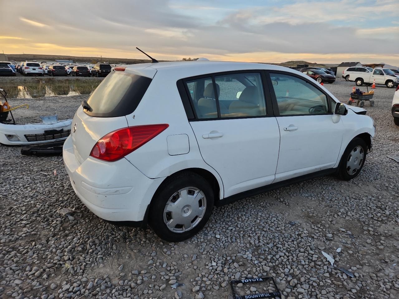 2009 Nissan Versa S - Фото 3