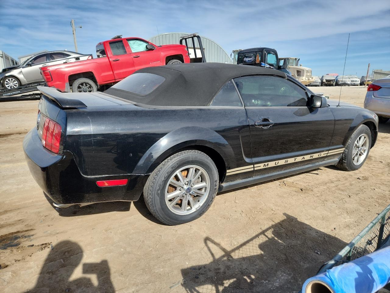 2005 Ford Mustang - Фото 3