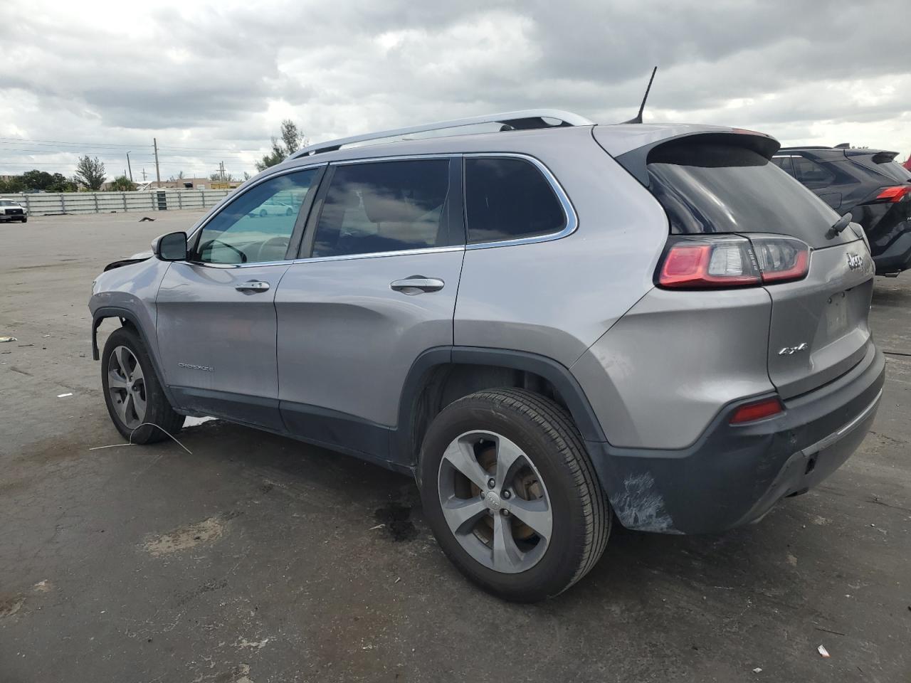 2019 Jeep Cherokee Limited - Image 2