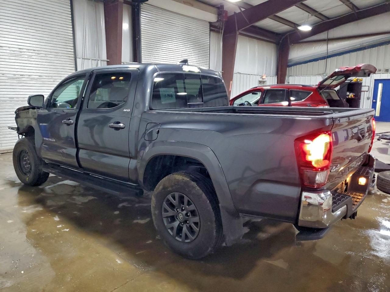 2022 Toyota Tacoma Double Cab - Фото 2