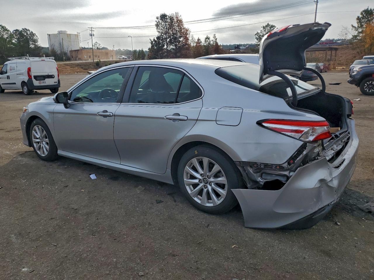 2018 Toyota Camry L - Фото 2