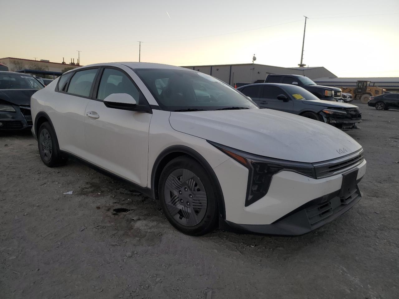 2025 Kia K4 Lx - Фото 4