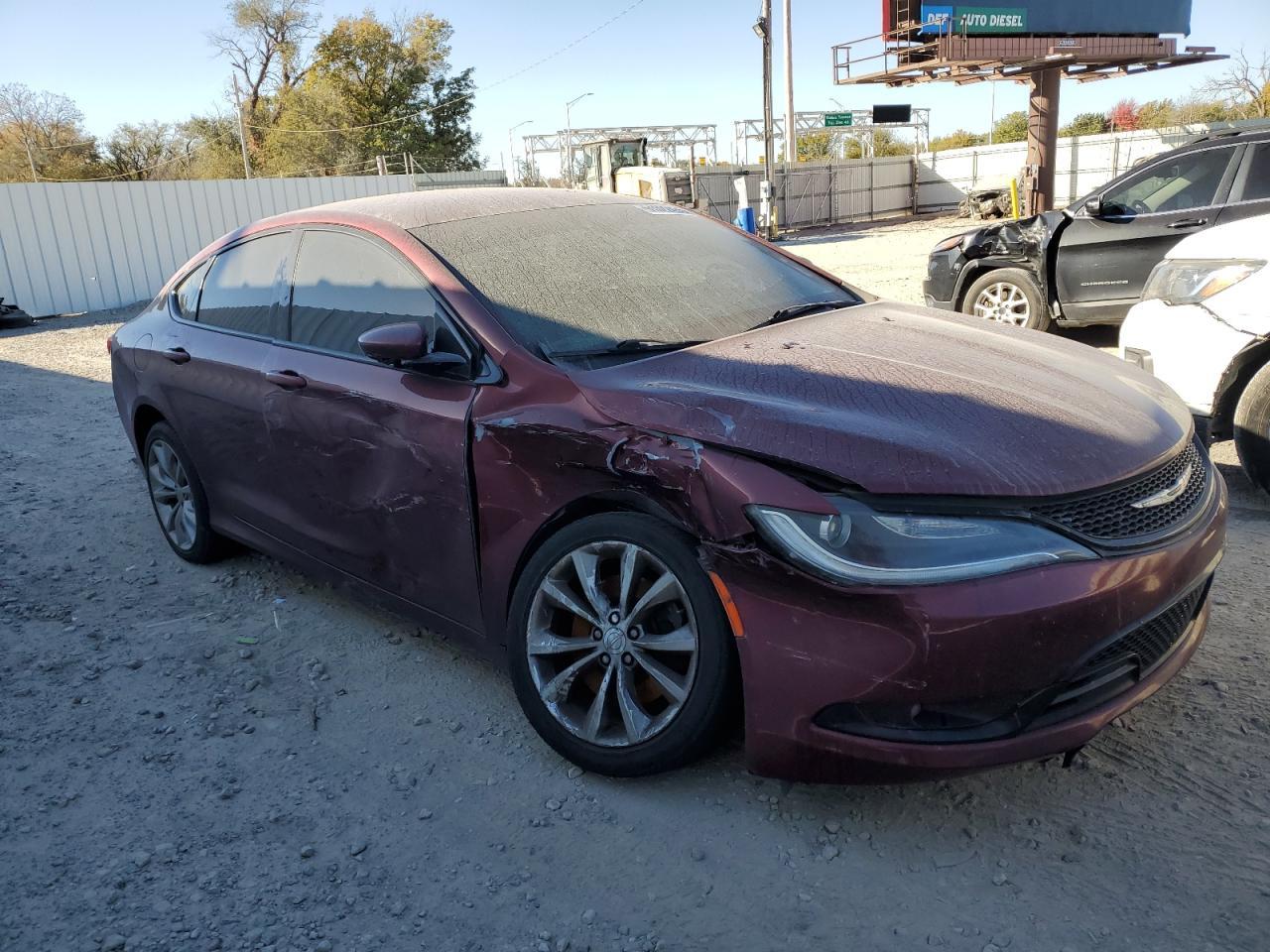 2015 Chrysler 200 S - Image 4