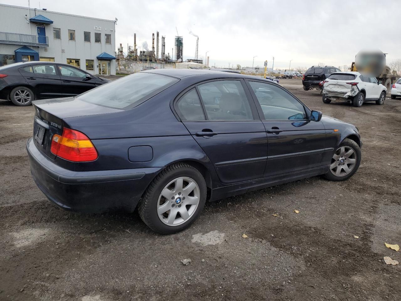 2004 BMW 325 Xi - Image 3