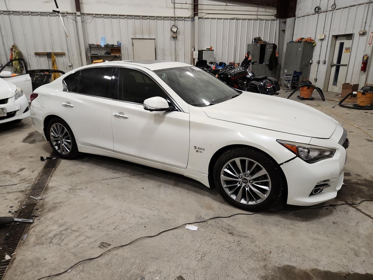 2018 Infiniti Q50 Luxe - Фото 4