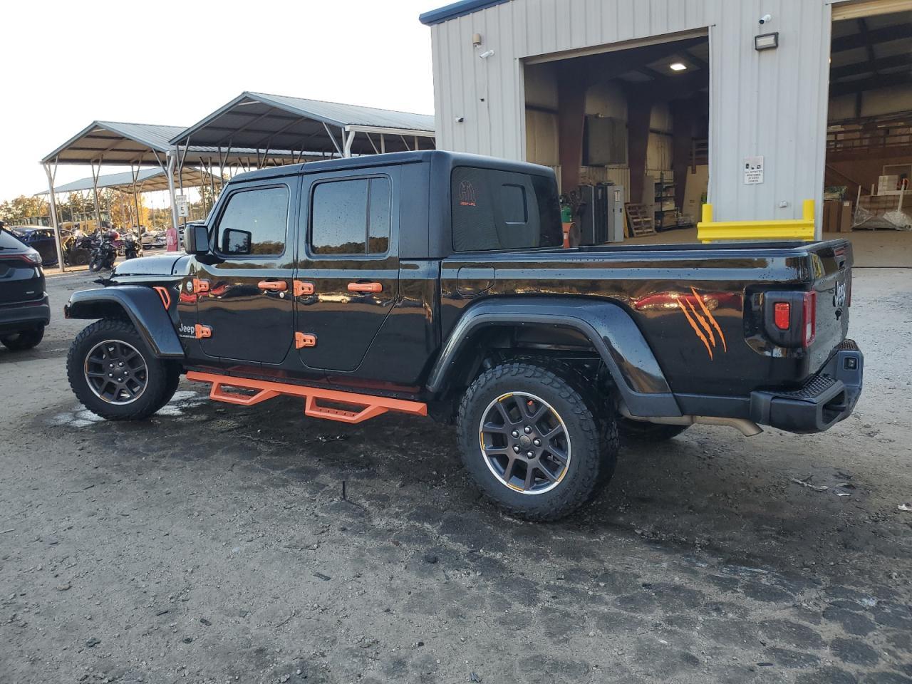 2023 Jeep Gladiator Overland - Image 2