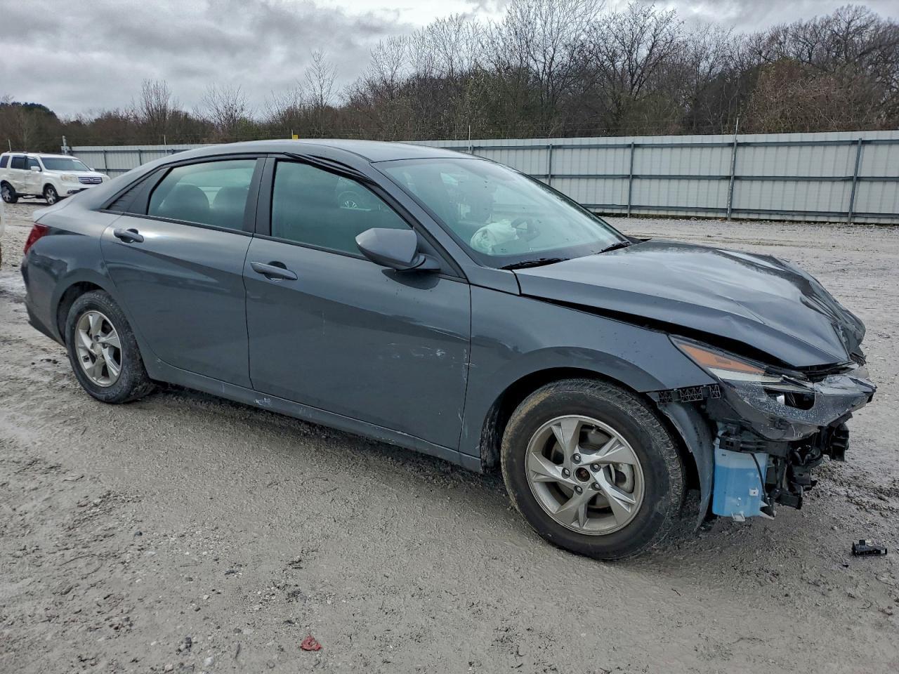 2023 Hyundai Elantra Se - Image 4