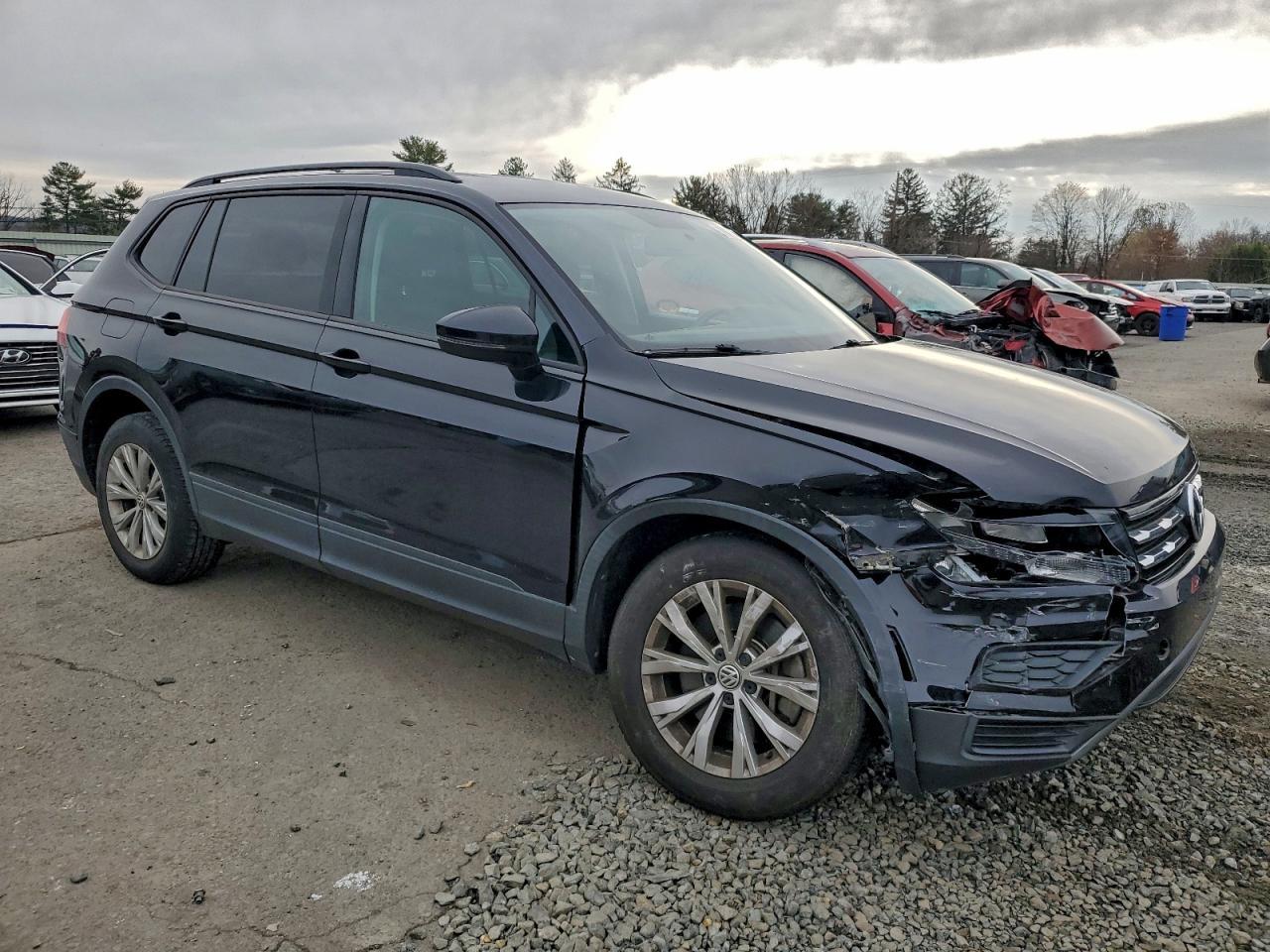2018 Volkswagen Tiguan S - Фото 4