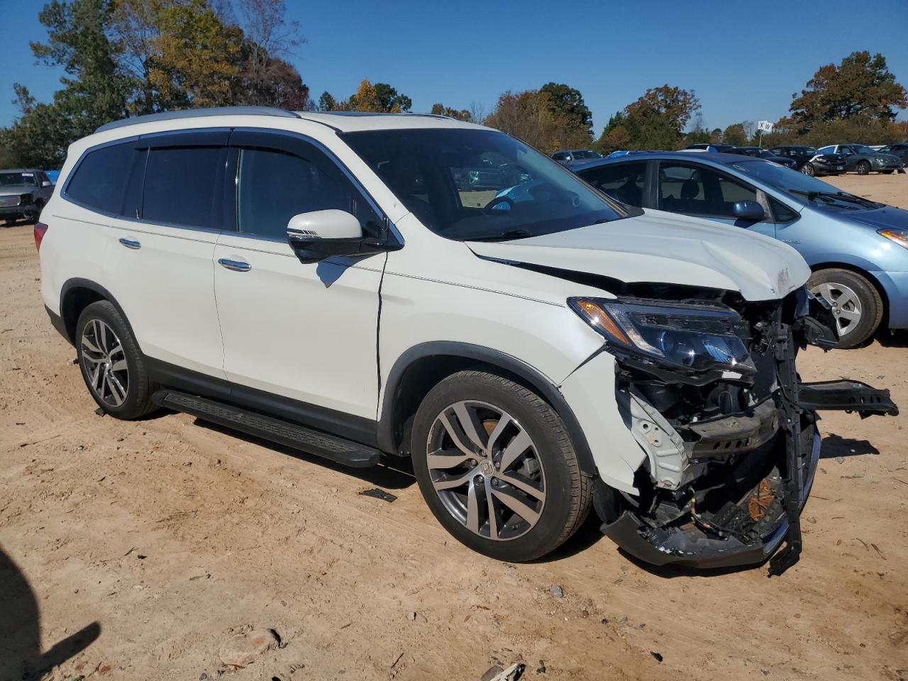 2017 Honda Pilot Touring - Image 4
