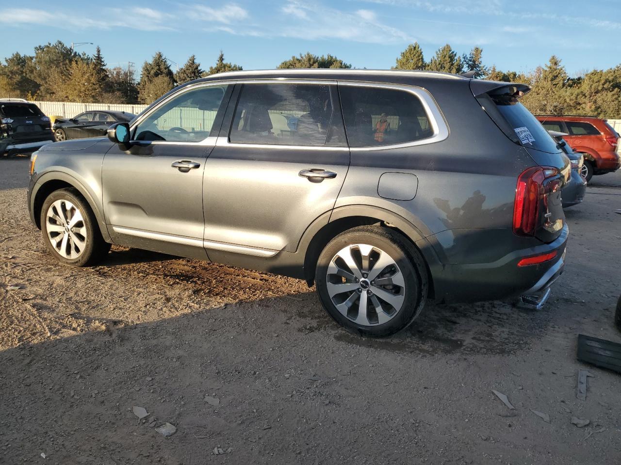 2022 Kia Telluride S - Фото 2