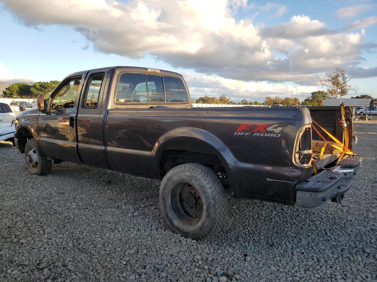 2006 Ford F250 Super Duty - Image 2