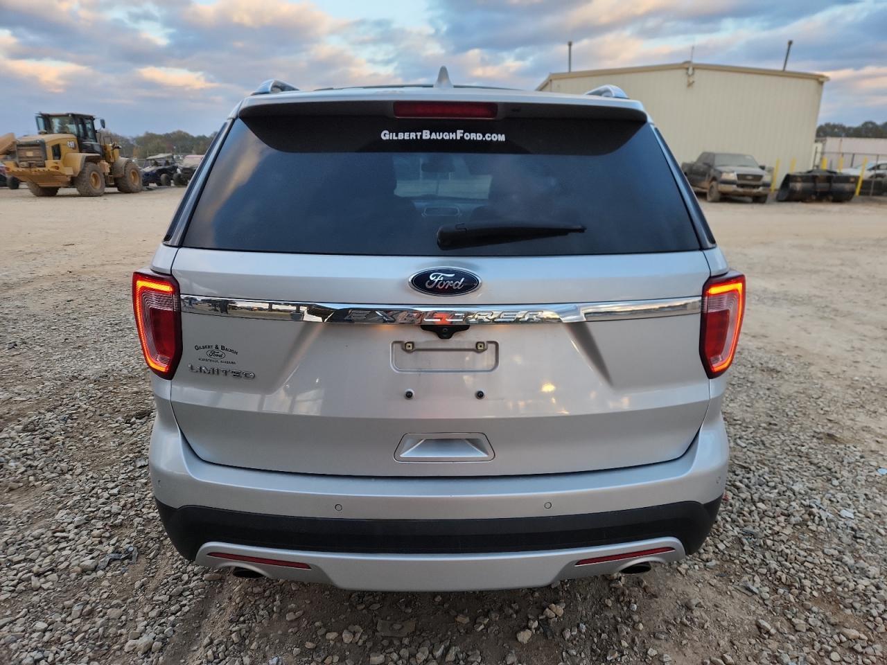 2017 Ford Explorer Limited - Image 6