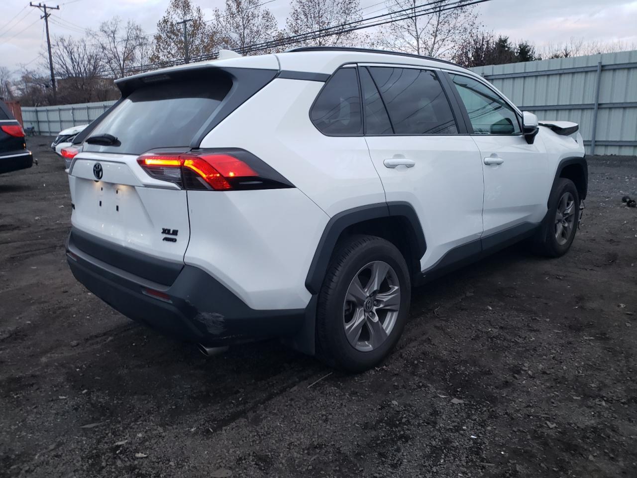 2023 Toyota Rav4 Xle - Фото 3