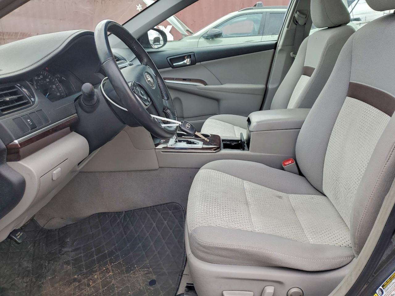 2012 Toyota Camry Base - Фото 7