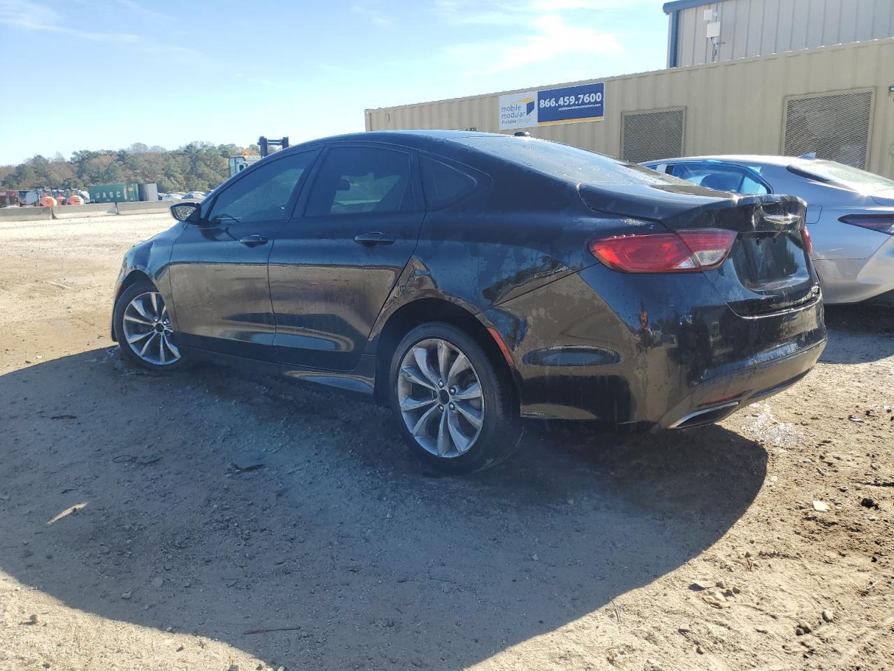 2016 Chrysler 200 S - Фото 2