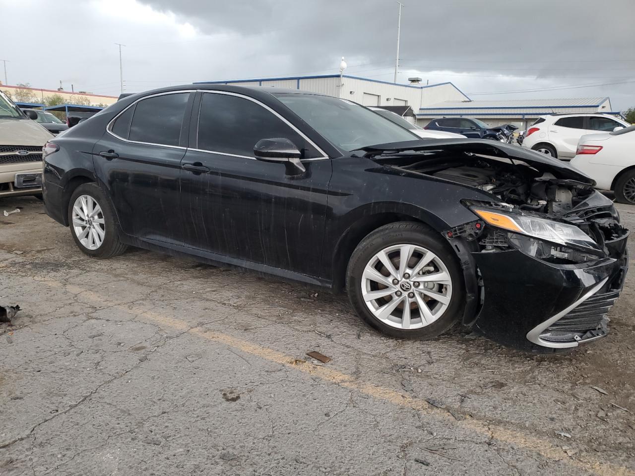 2022 Toyota Camry Le - Фото 4