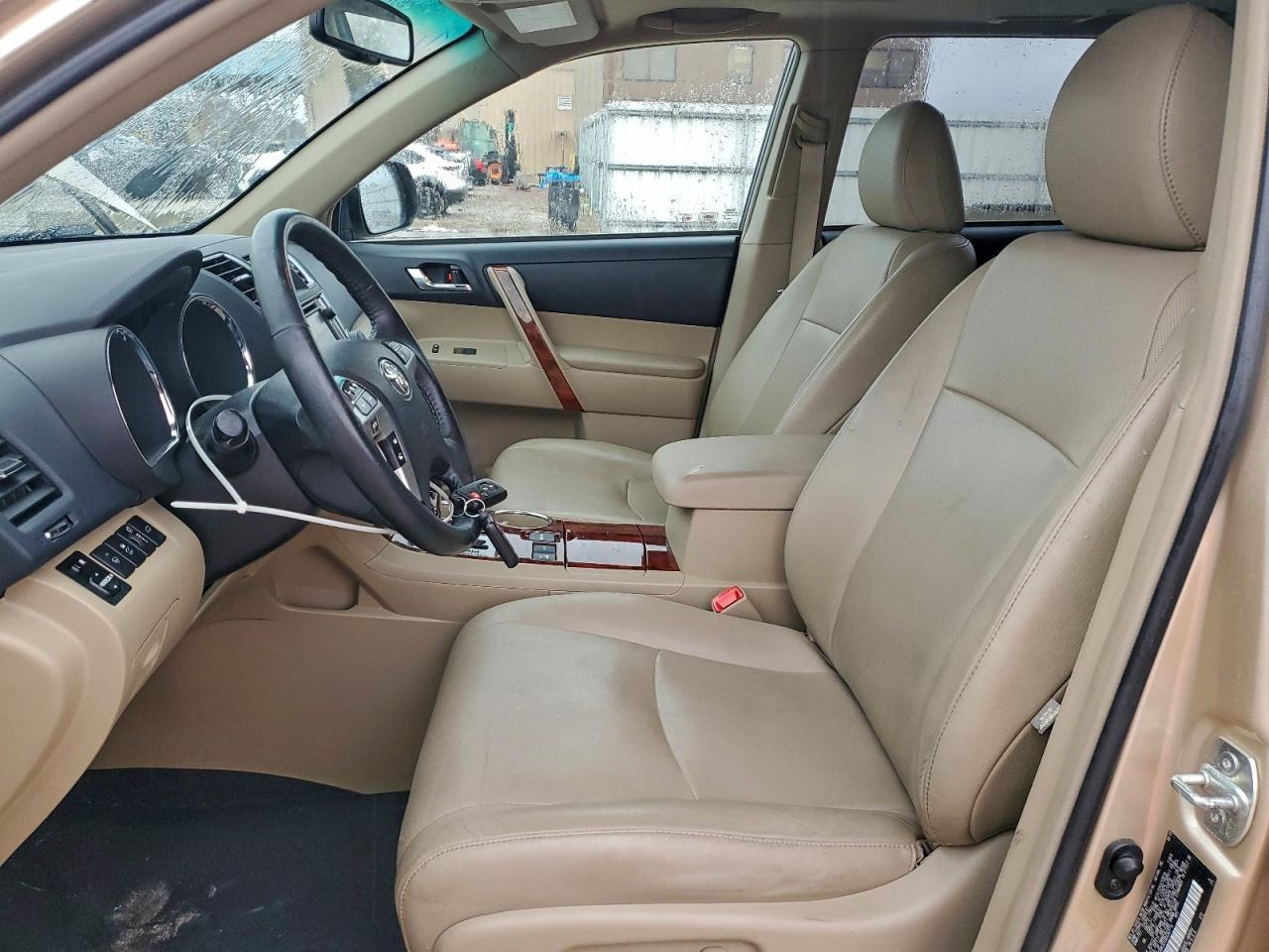 2013 Toyota Highlander Limited - Image 7