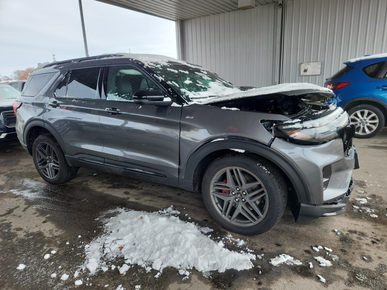 2025 Ford Explorer St-Line - Image 4