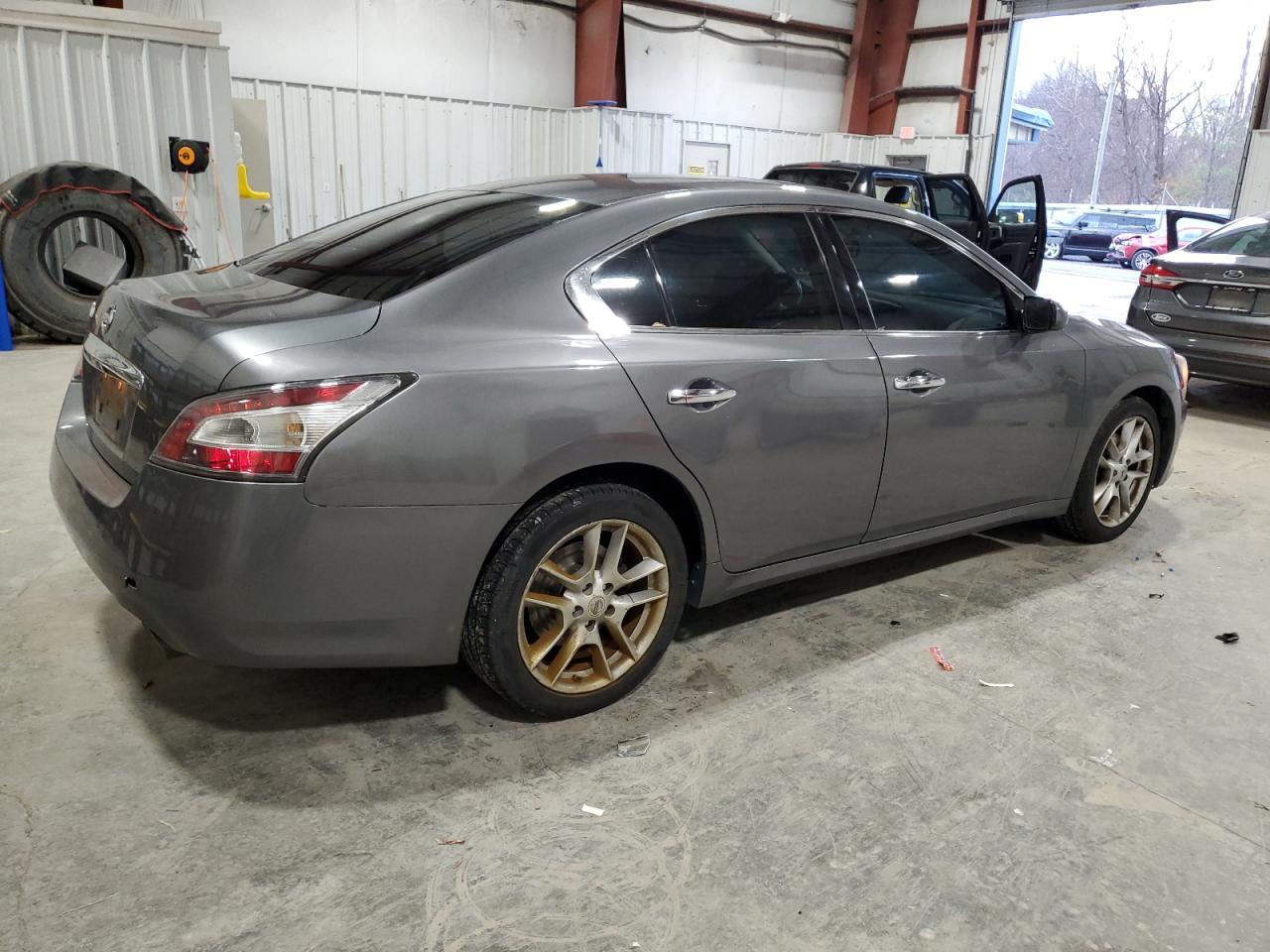 2014 Nissan Maxima S - Image 3