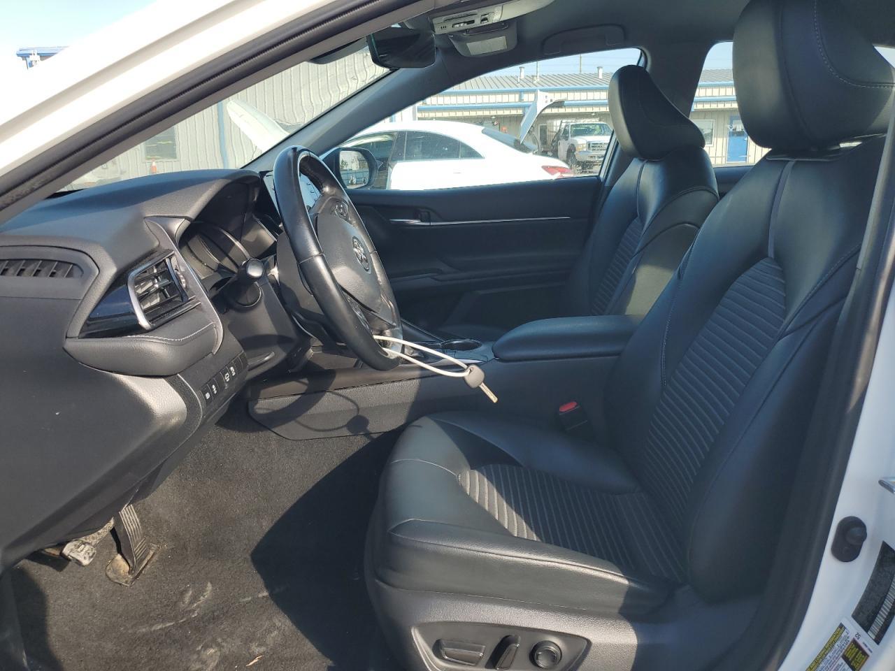 2022 Toyota Camry Se - Фото 7