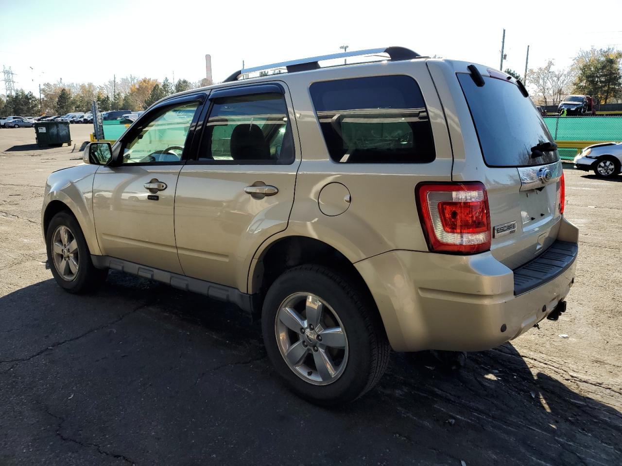 2011 Ford Escape Limited - Фото 2
