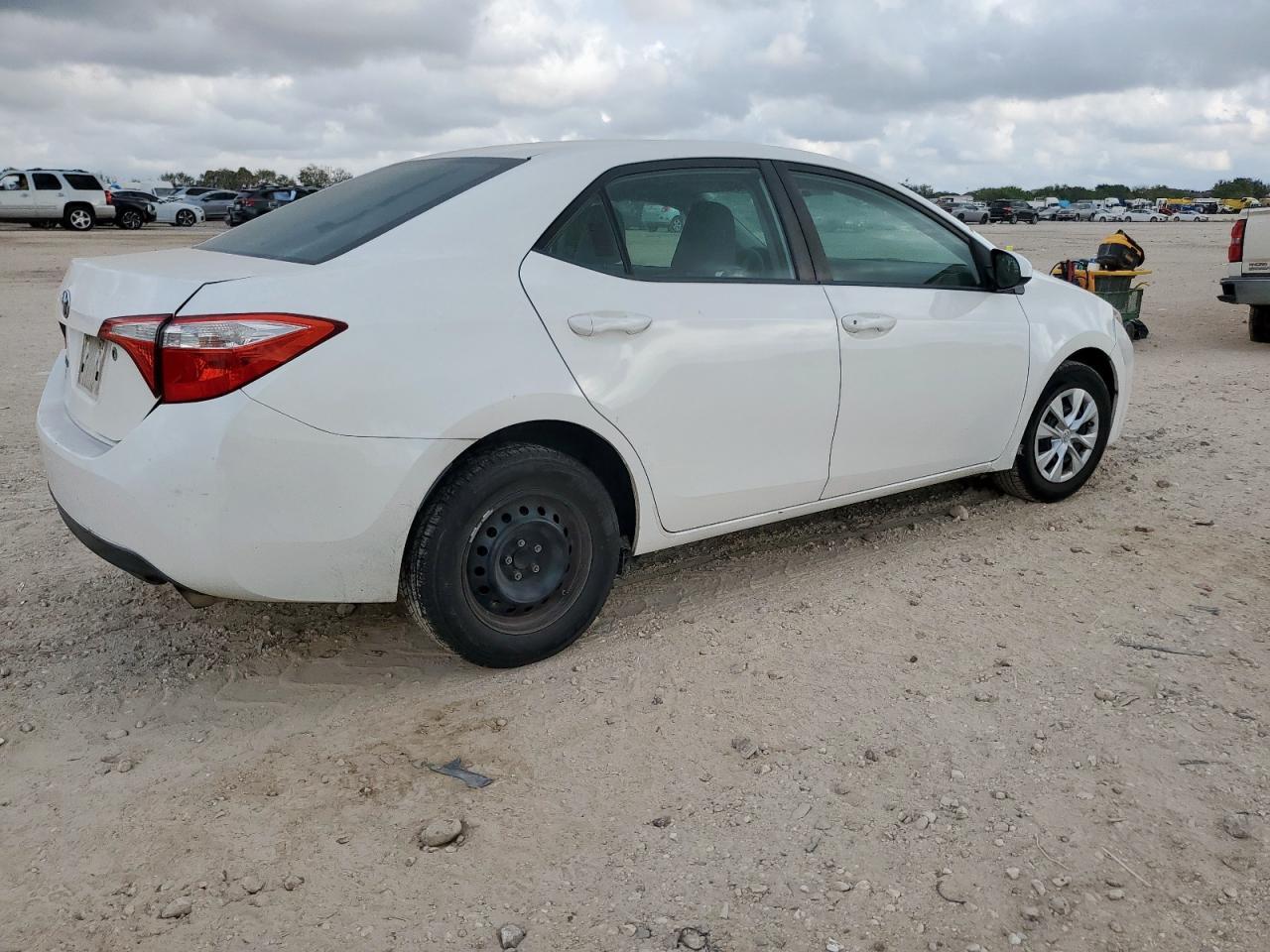 2015 Toyota Corolla L - Фото 3
