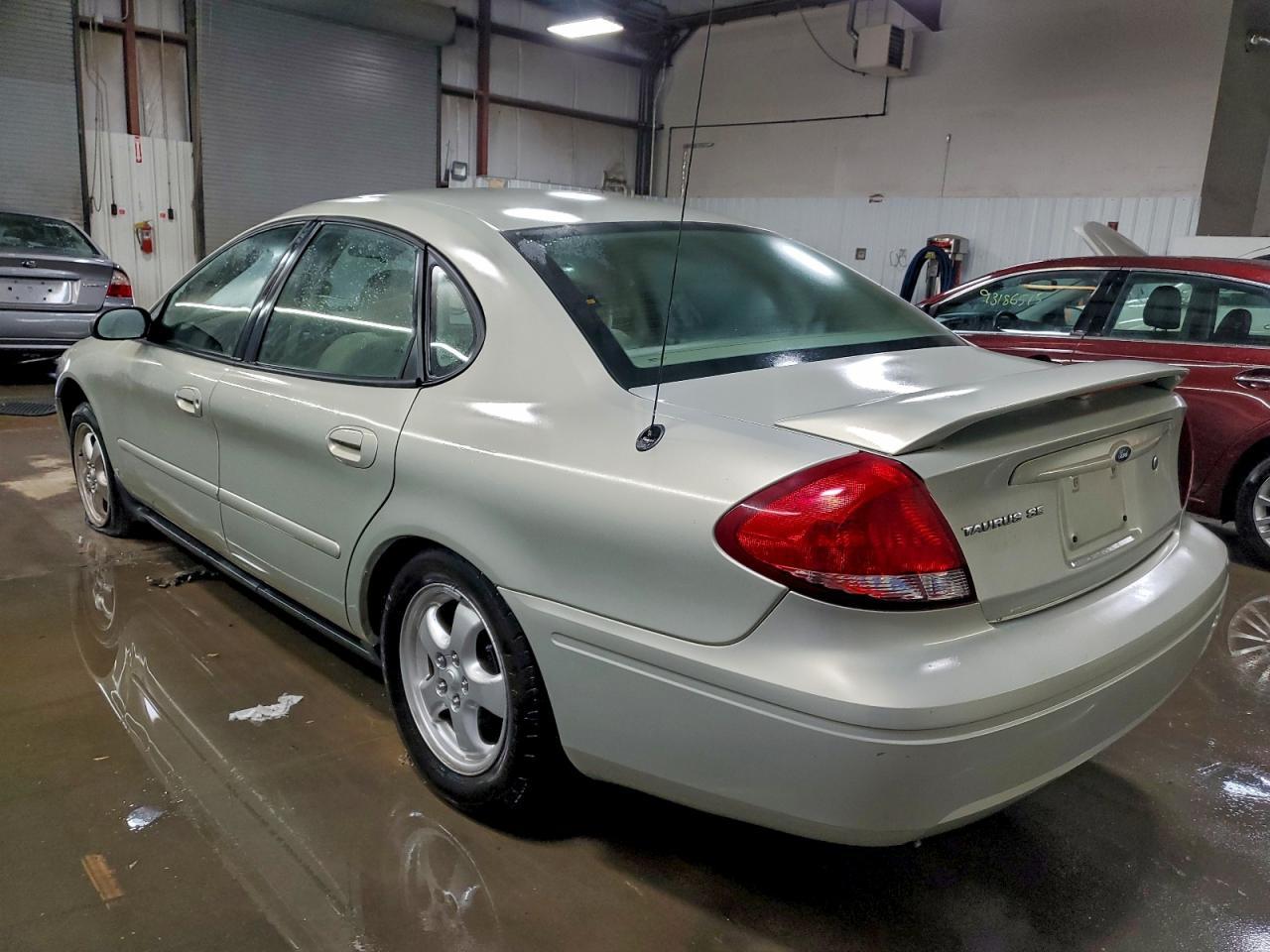 2005 Ford Taurus Se - Фото 2
