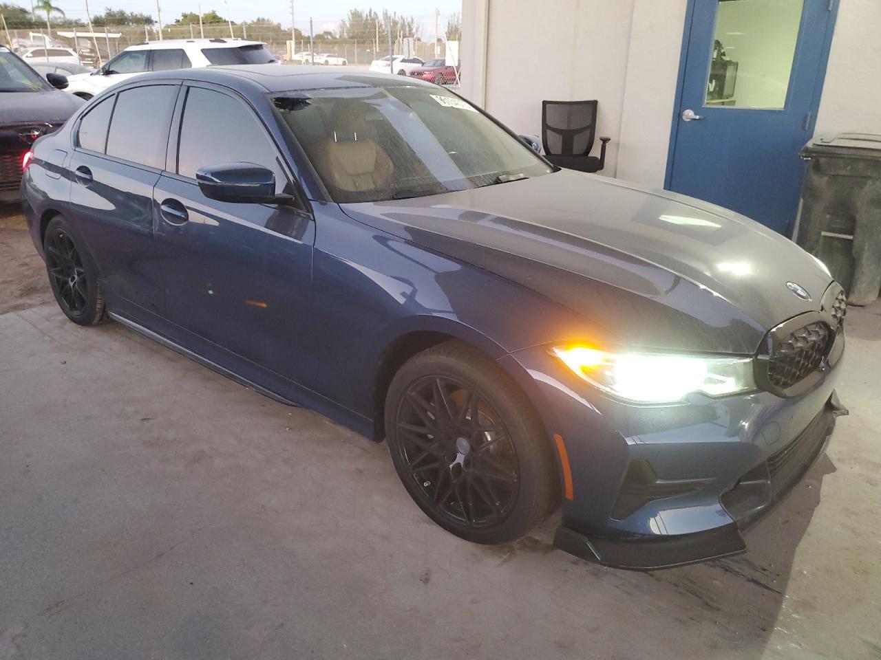2022 BMW 330I - Image 4