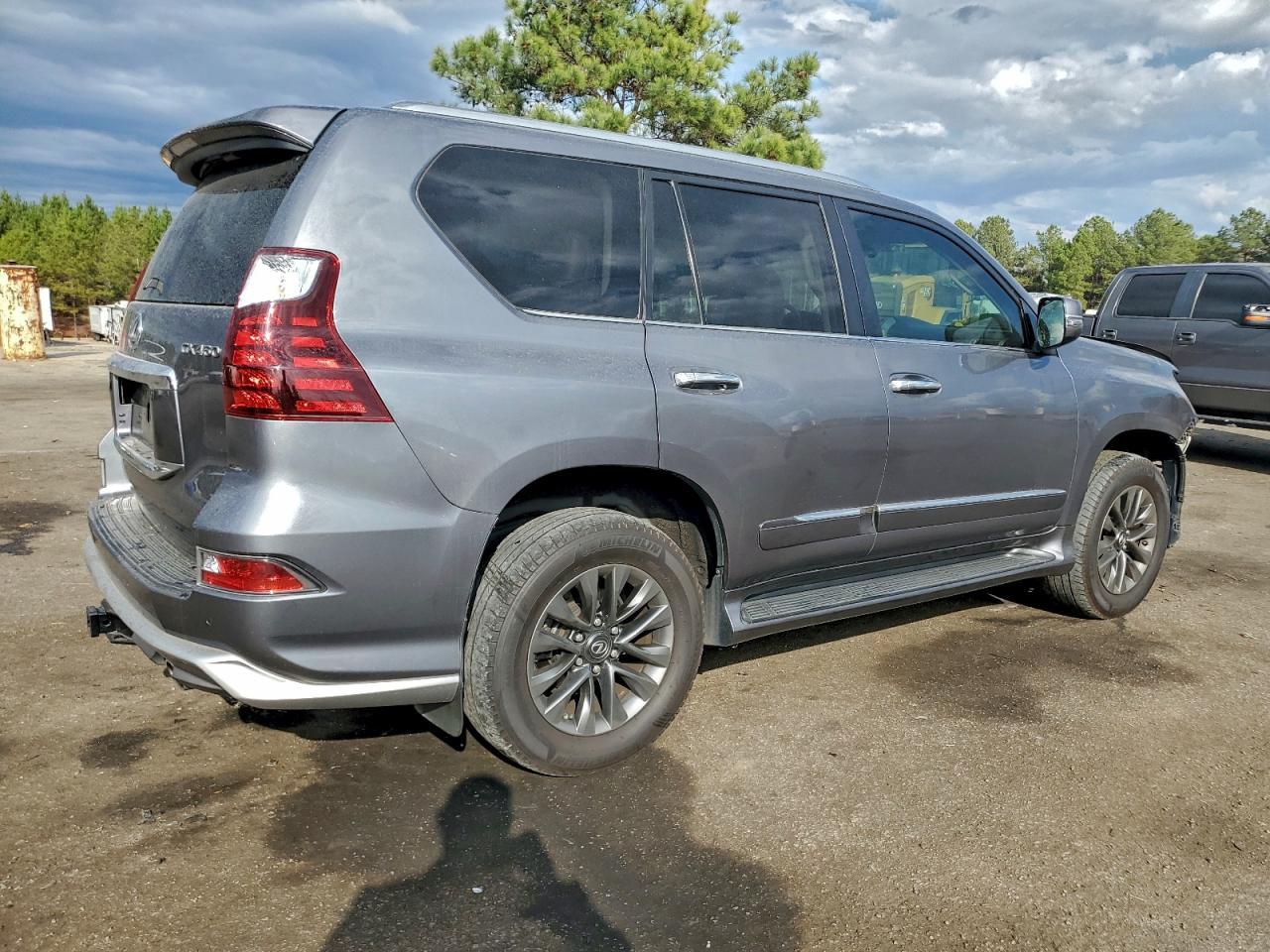 2017 Lexus Gx 460 - Image 3