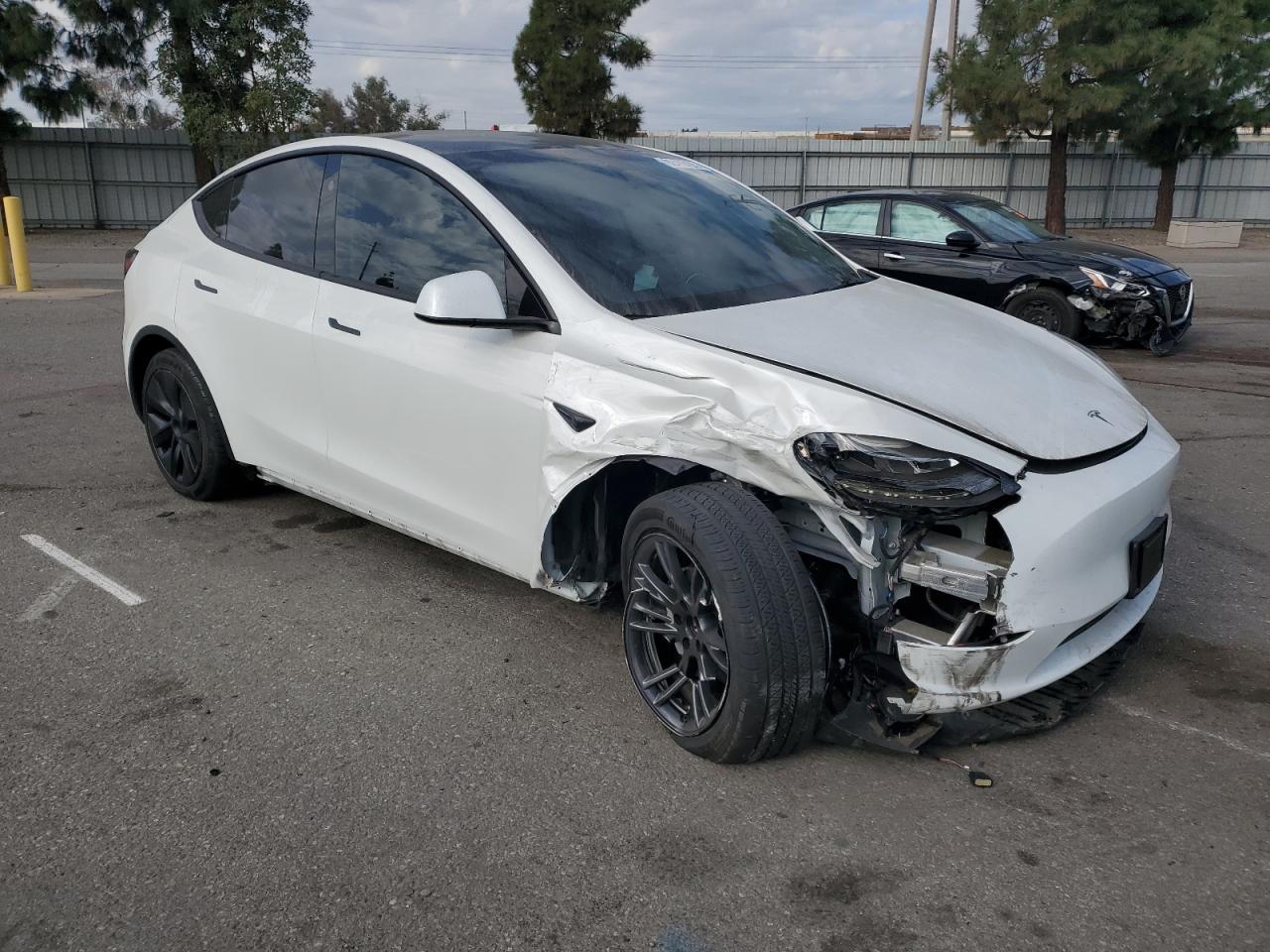 2024 Tesla Model Y - Фото 4