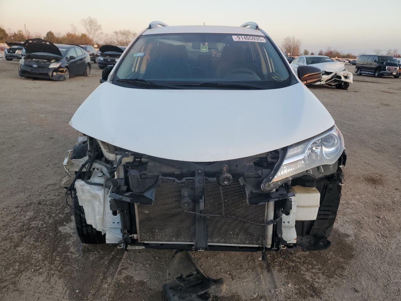 2014 Toyota Rav4 Le - Image 5