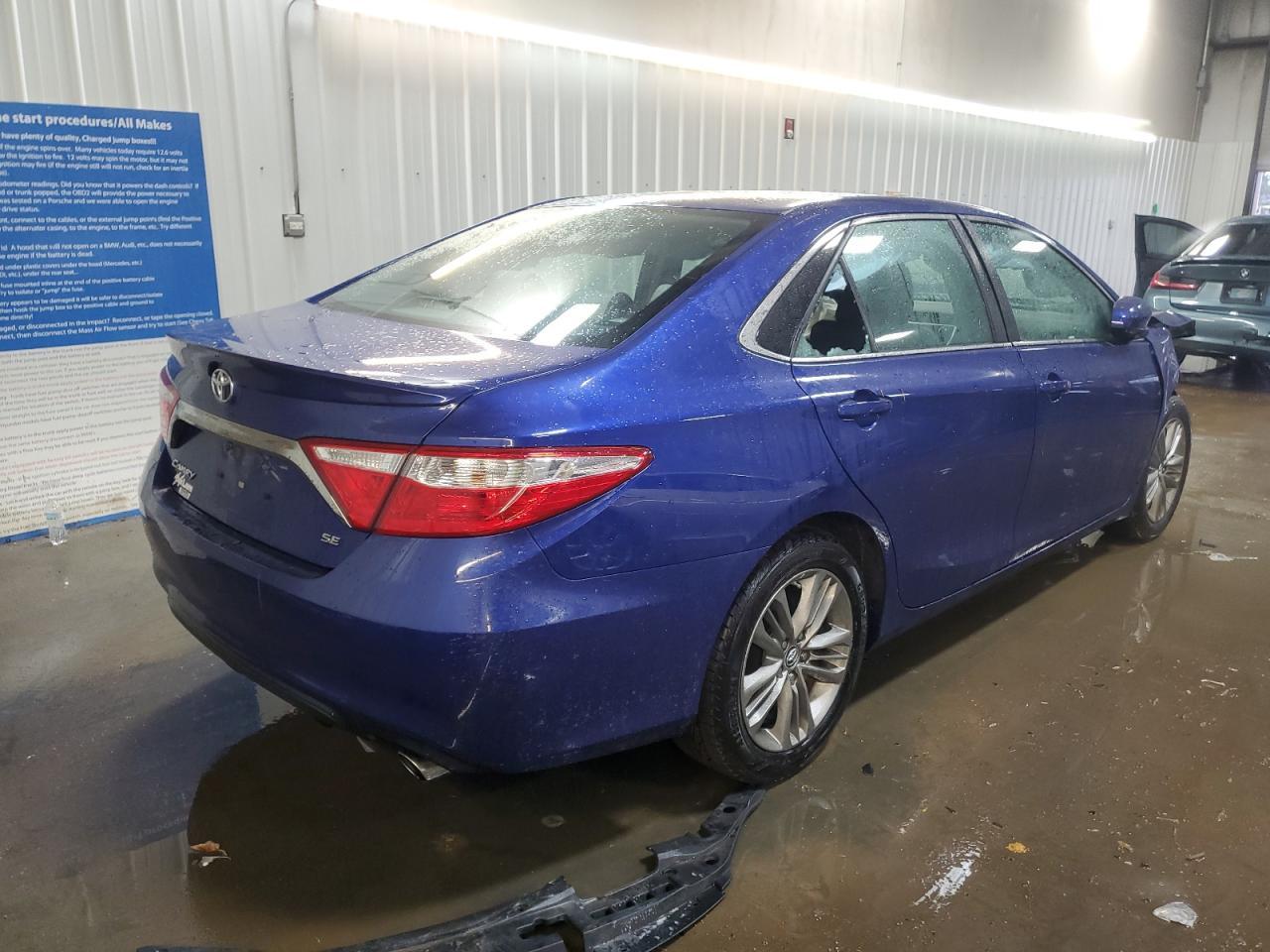 2015 Toyota Camry Le - Фото 3