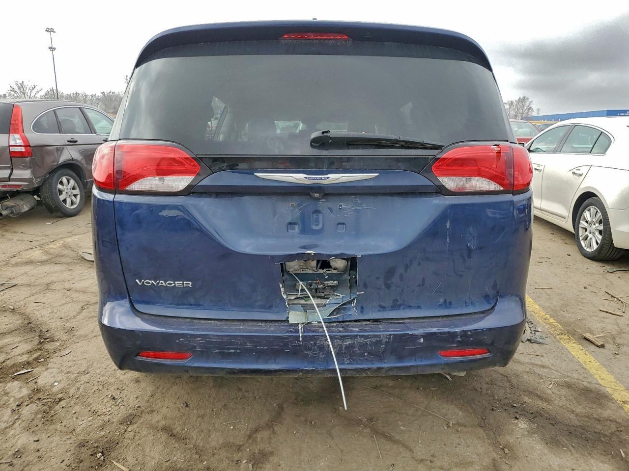 2020 Chrysler Voyager Lxi - Image 6