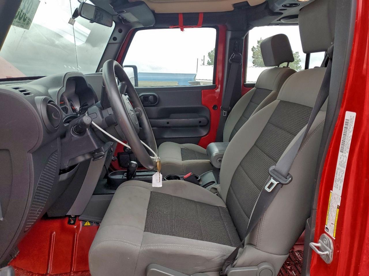 2010 Jeep Wrangler Unlimited Sport - Фото 7