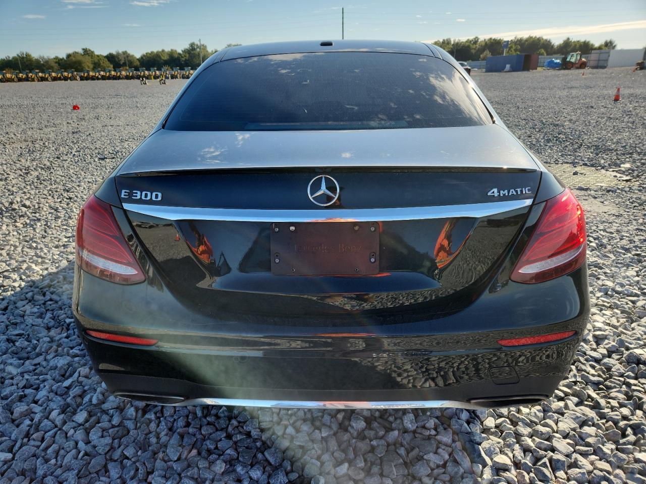 2017 Mercedes-Benz E 300 4Matic - Фото 6