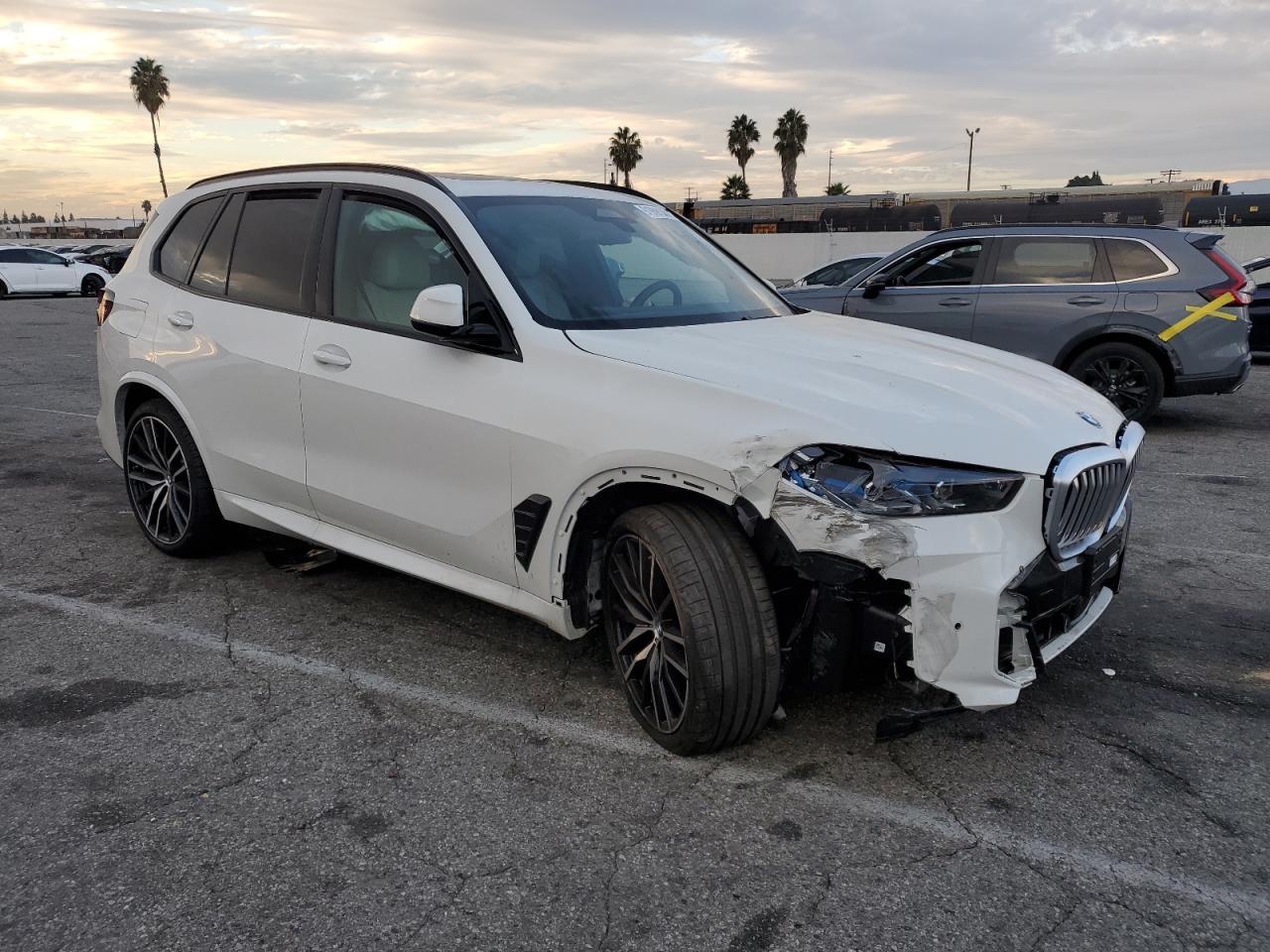 2025 BMW X5 xDrive40I - Image 4