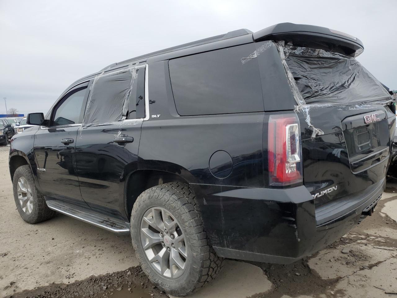 2017 GMC Yukon Slt - Фото 2