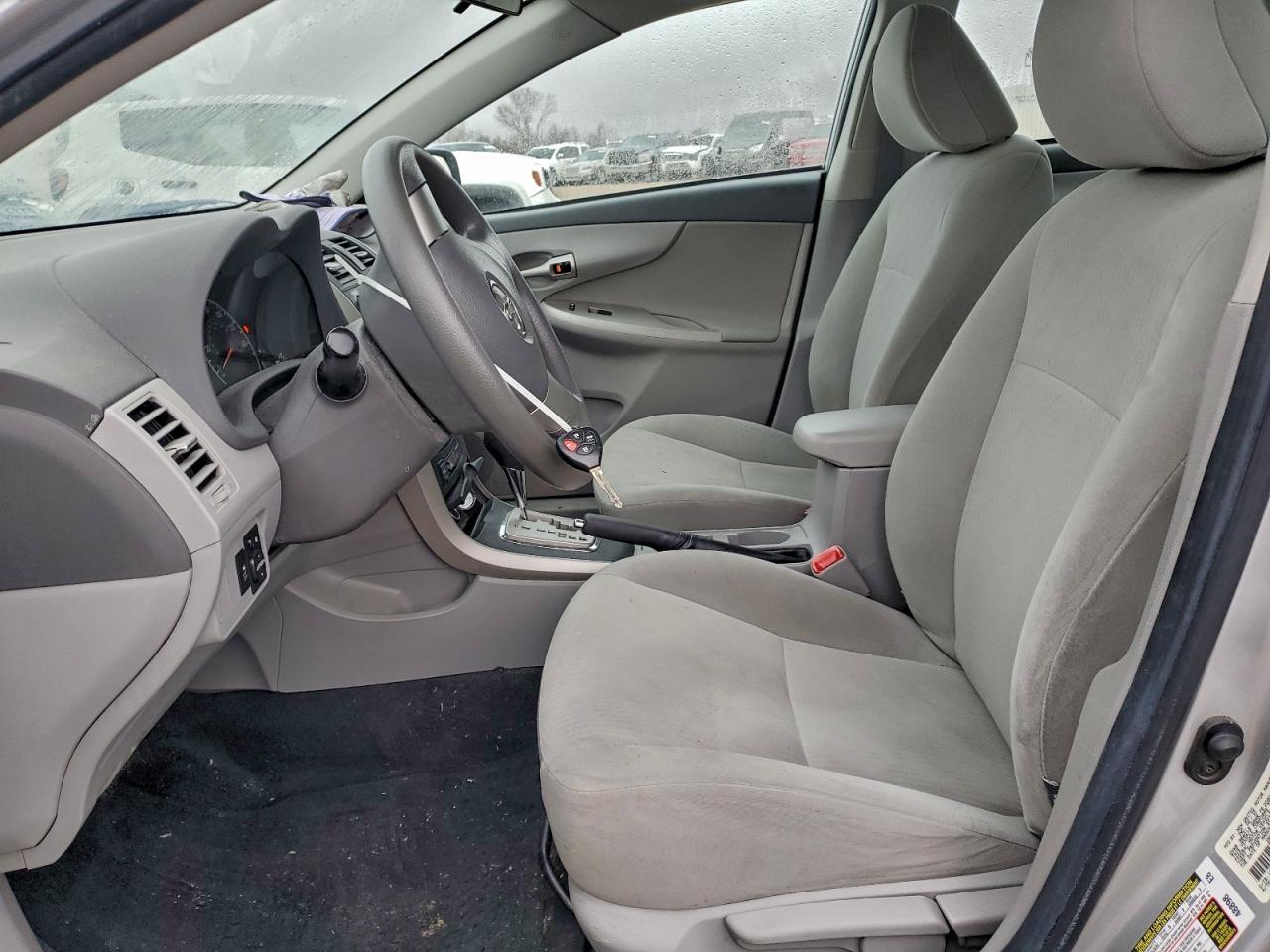 2010 Toyota Corolla Base - Фото 7