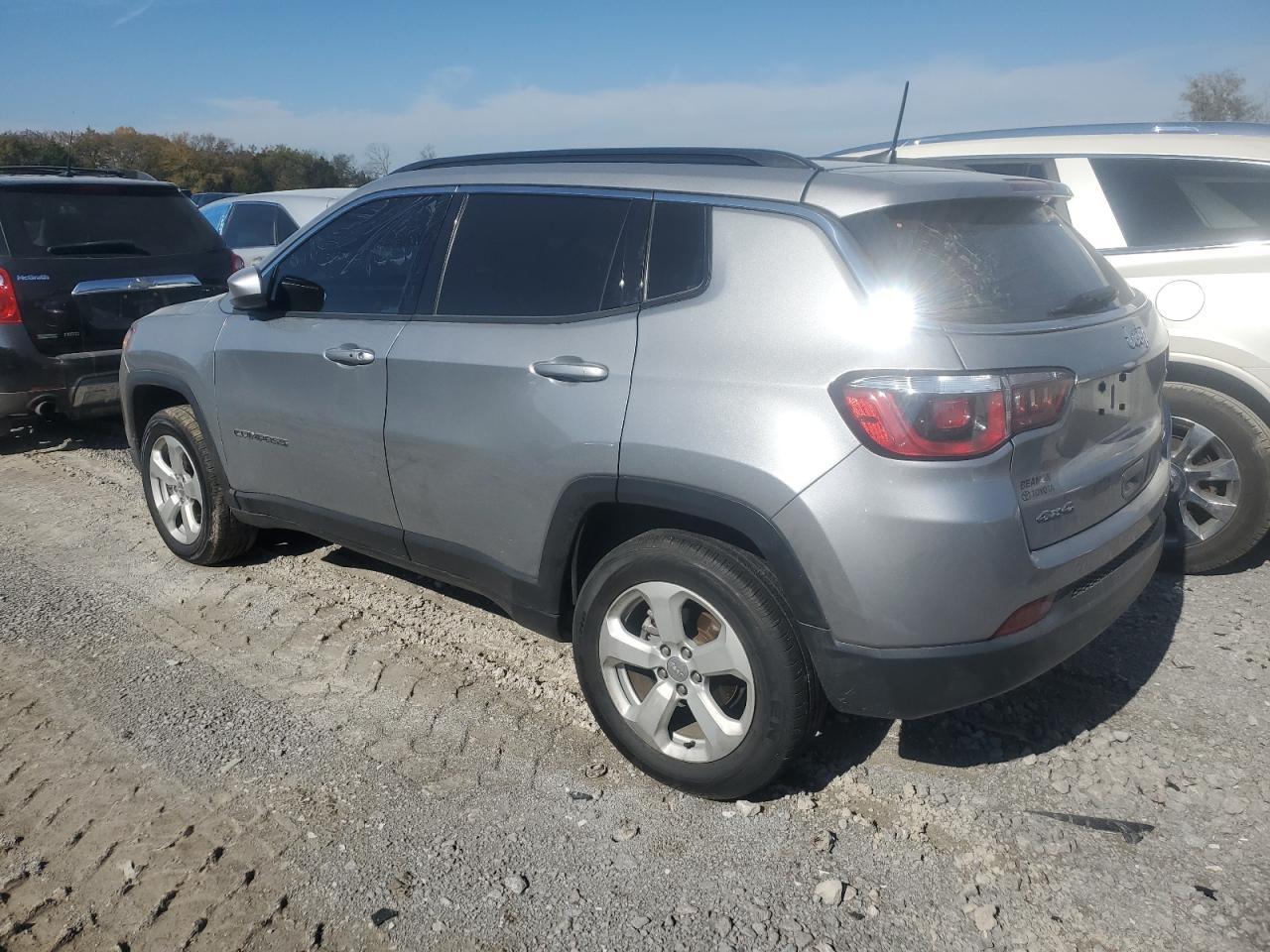 2019 Jeep Compass Latitude - Фото 2