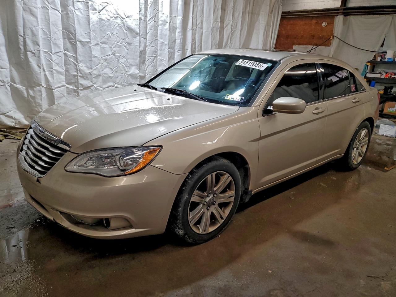 2013 Chrysler 200 Touring