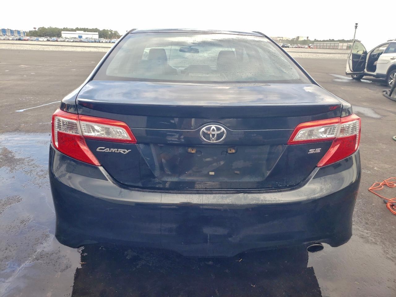2012 Toyota Camry - Фото 6
