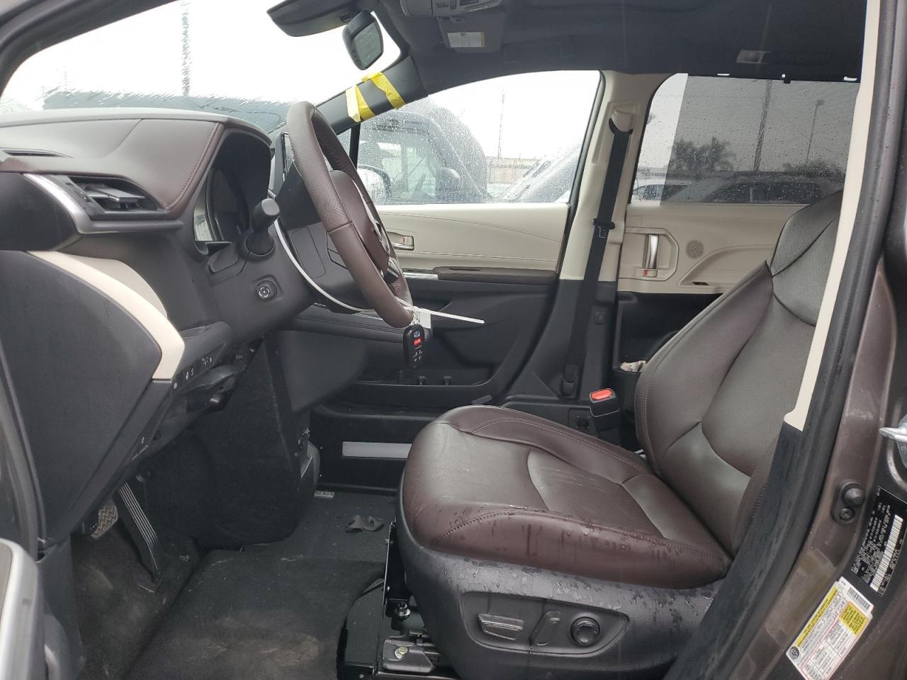 2023 Toyota Sienna Limited - Фото 7