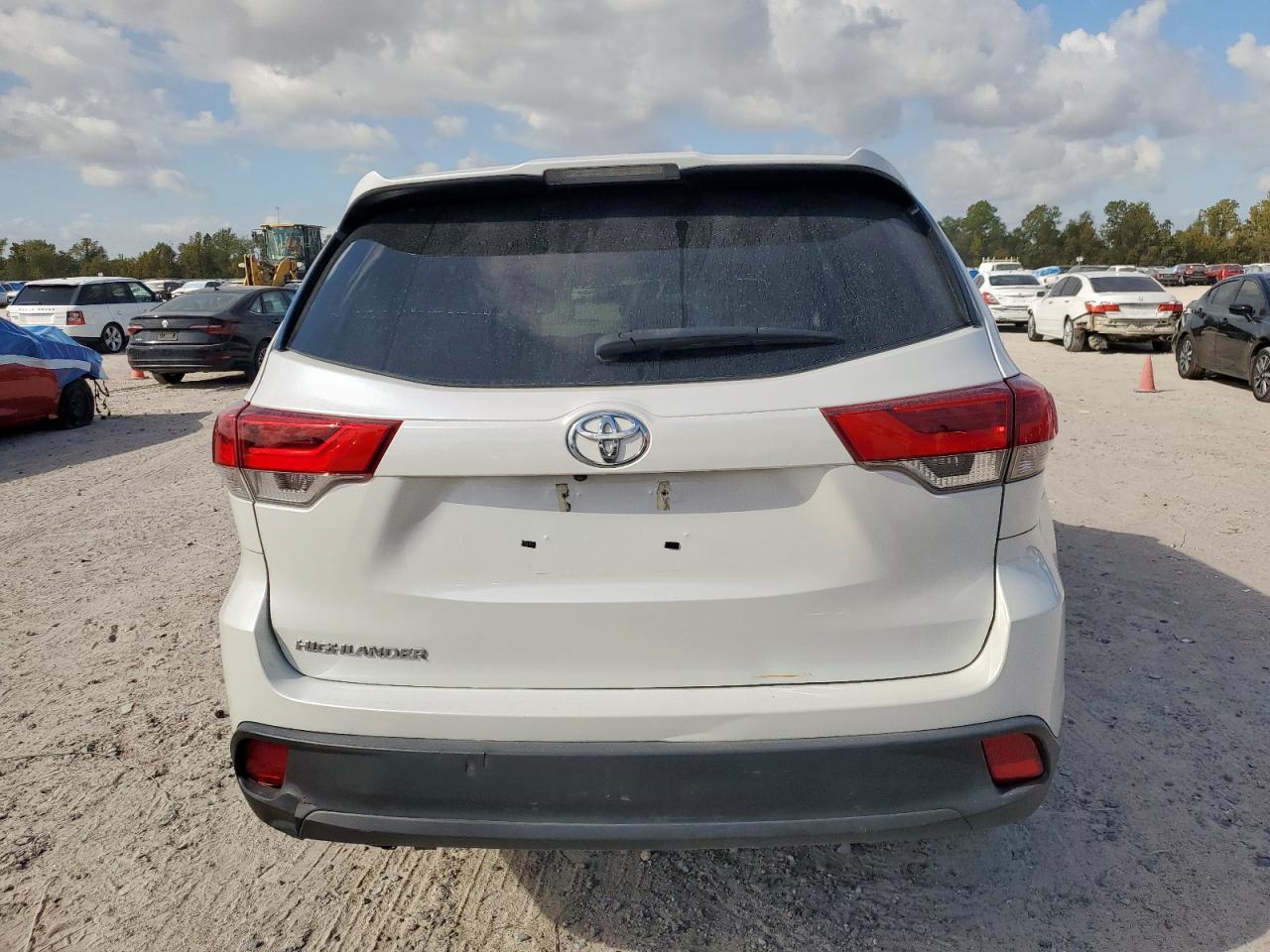 2019 Toyota Highlander Le - Фото 6