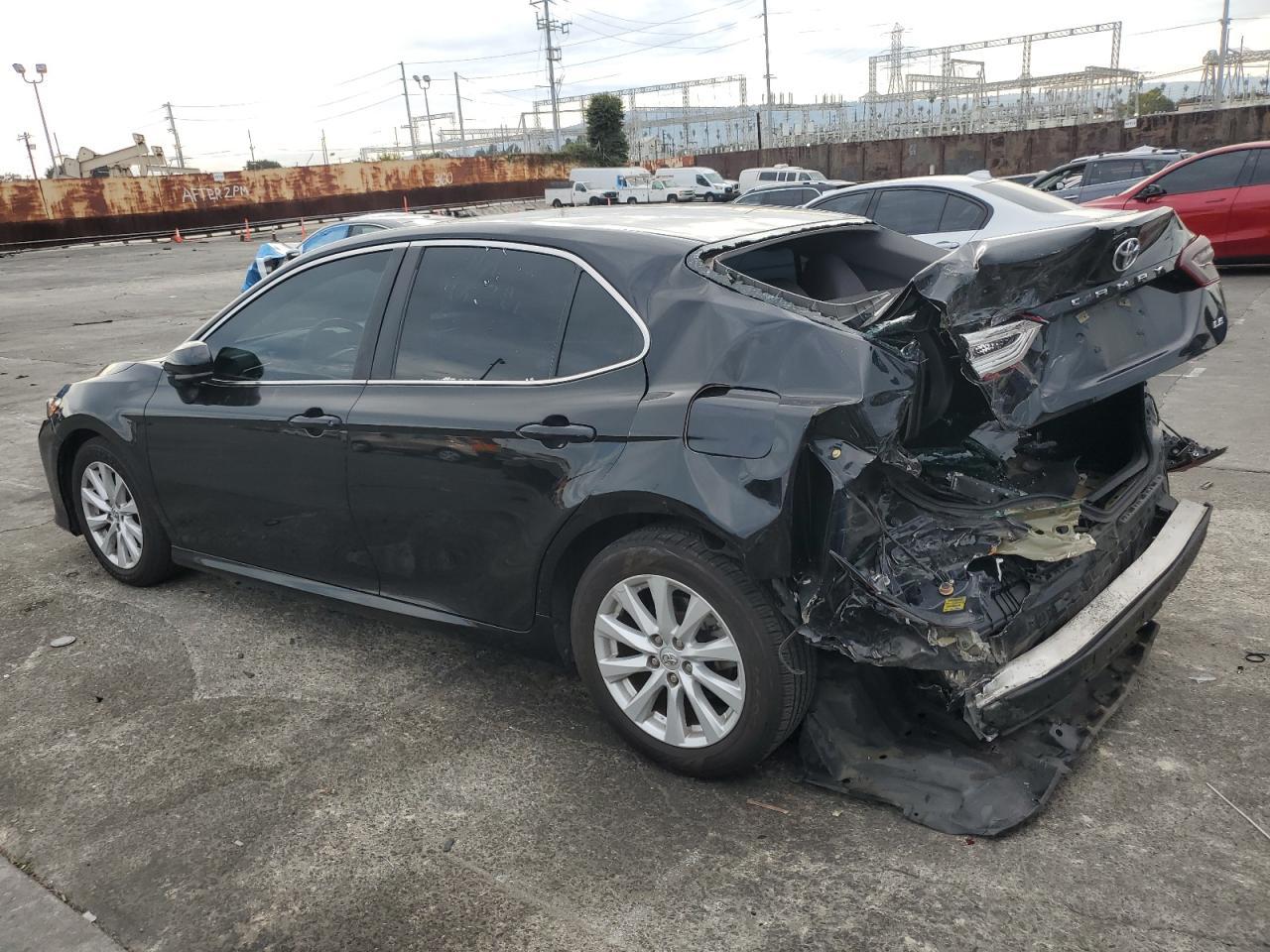 2018 Toyota Camry L - Фото 2