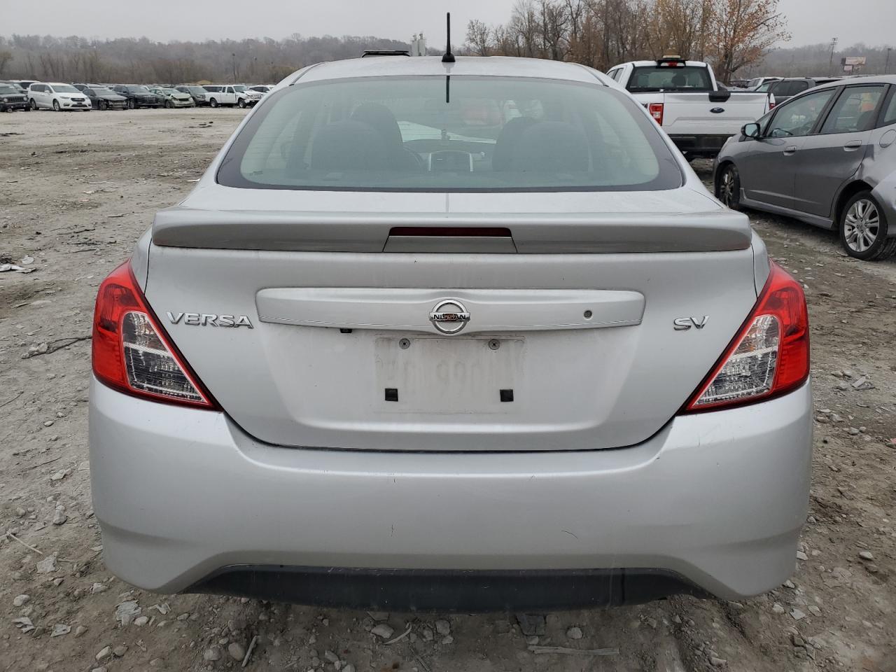 2019 Nissan Versa S - Image 6