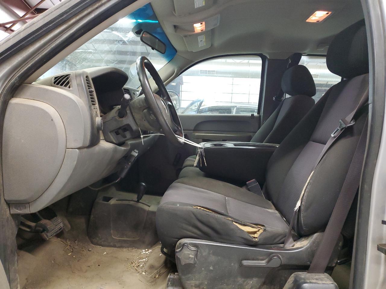 2010 GMC Sierra K1500 - Image 7