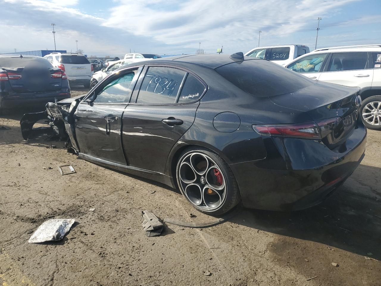 2024 Alfa Romeo Giulia Ti - Фото 2