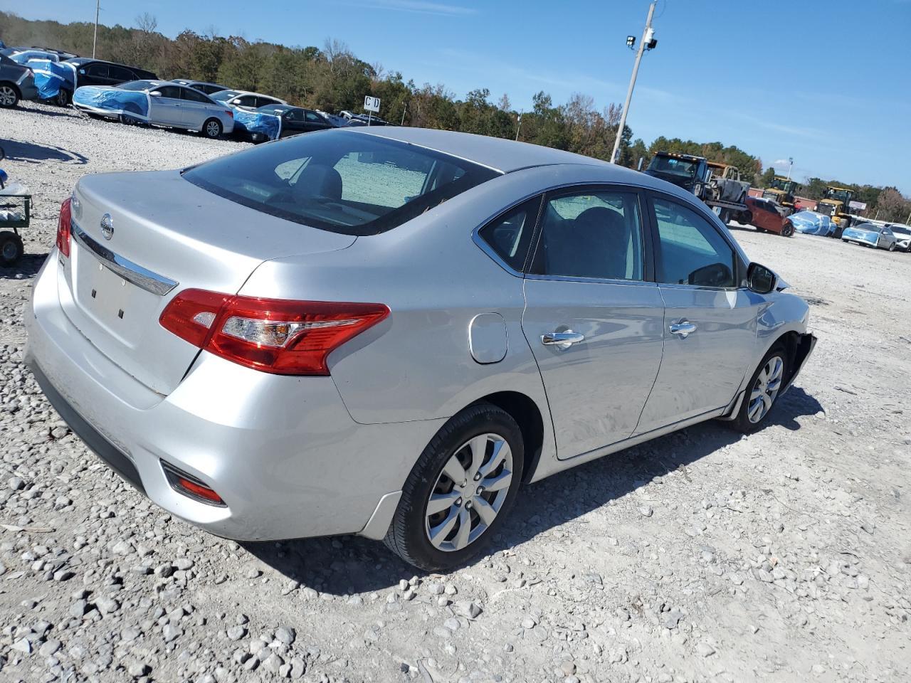 2017 Nissan Sentra S - Фото 3