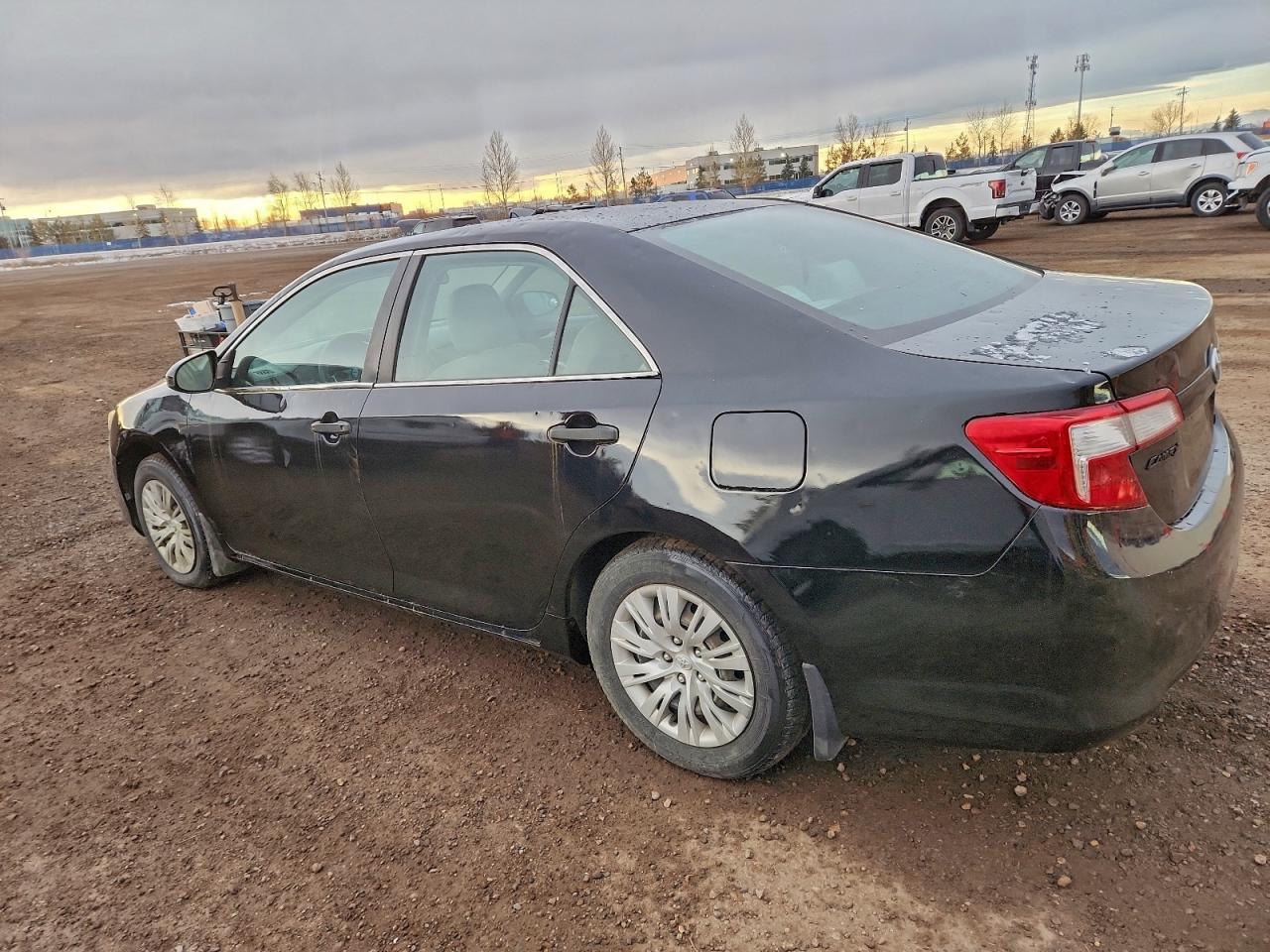 2014 Toyota Camry Hybrid - Фото 2