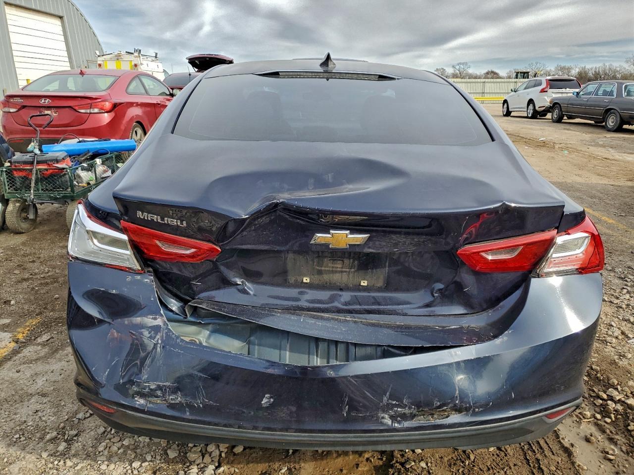 2017 Chevrolet Malibu Ls - Image 6